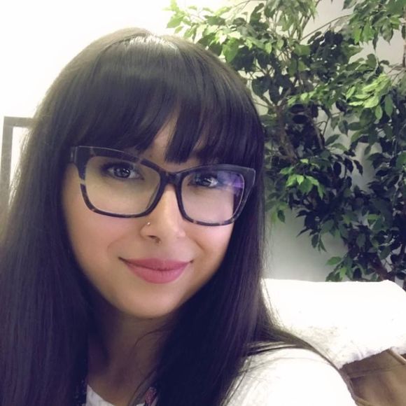 Meet your Posher, Leslie - Picture 1 of 1